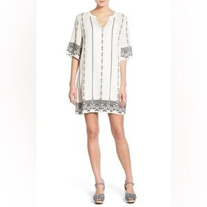 HINGE Size Medium White with Black Embroidery Breezy Boho Tunic Shift Dress